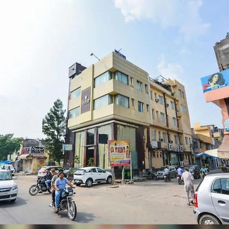 Hotel Opulence Pathankot Ngoại thất bức ảnh